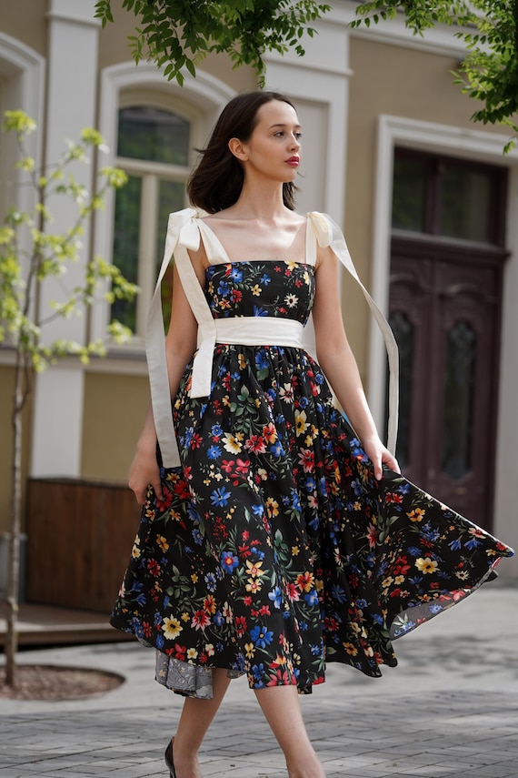 knee length dresses for ladies Floral Fitted Midi Dress main image 1