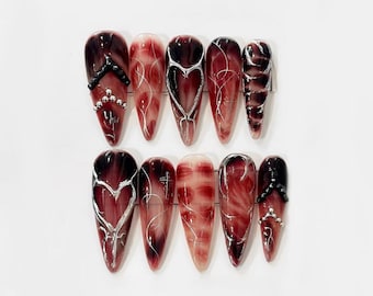Unghie finte gotiche argento rosso scuro, unghie finte a forma di cuore spettrale, unghie finte grunge con colla, set di unghie di Halloween unico