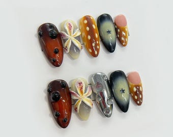 Unghie autunnali astratte con orchidea 3D, bolle cromate e pois / Tonalità della terra arancione marrone nero / Forma a mandorla fatta a mano