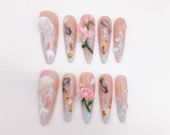 Unghie finte 3D con pesci koi e loto, set in gel dipinto a mano in stile Zen giapponese