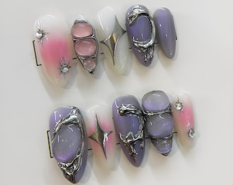Uñas postizas abstractas de color lavanda, rosa y plateado, elegantes, con detalles de gemas, uñas adhesivas, juego de uñas moderno y único.