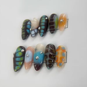 Colorful Abstract Press On Nails Unique Pattern False Nails Rhinestone Accent Glue On Trendy Nail Set
