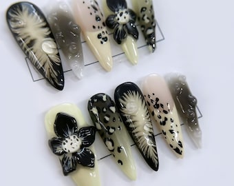Unghie finte monocromatiche dipinte a mano / Accenti con stampe 3D di fiori e animali / Set personalizzato da incollare / Y2K / Grunge Fairy Core