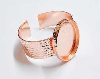 Roségouden armband blanco Harsmanchet Droge bloem ingelegd blanco Manchet bezel cabochon basis Gehamerd verstelbaar Roségoud verguld (40 x 30 mm) G37020