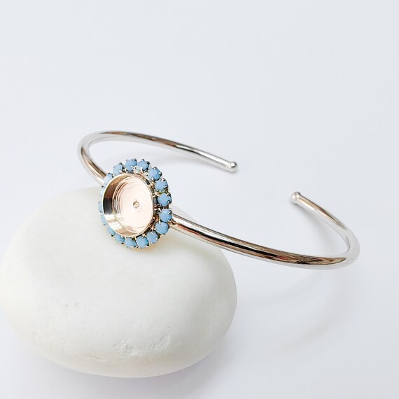 ターコイズクリスタル付きシルバーバングル ターコイズブルークリスタルバングルブレスレット、光沢のあるシルバー