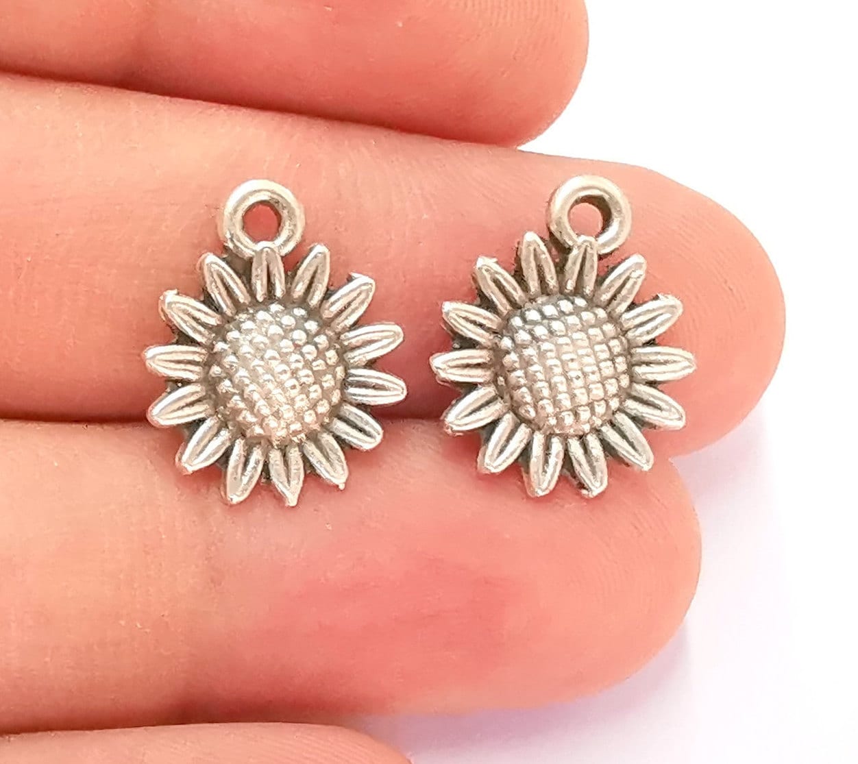 置物 HM Flower Charms Antique Silver Plated Charms (18x14mm) G22269 - Etsy UK
