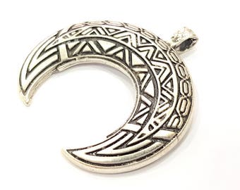 Crescent Pendant Silver Pendant Antique Silver Plated Metal (52x50mm) G12044