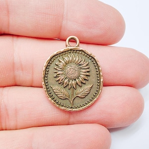 Sonnenblume Charm Anhänger, Blumen Ohrring, Blumenmedaillon, botanische Schmuck Versorgung, Sonnenblume Halskette antikes Kupfer überzogen 27 x 22 Millimeter G37253