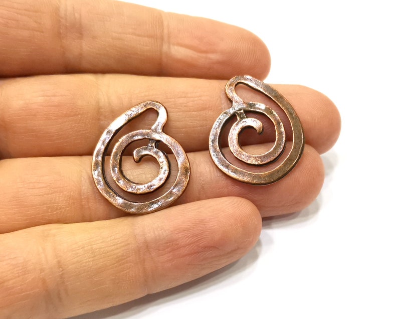 8 Copper Charm Antique Copper Charm (26x21mm) G17388