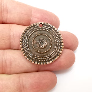 Copper Disc Charms, Ethnic Charms, Jewelry Parts, Bracelet Component, Antique Copper Plated Metal Charms (33mm) G35865