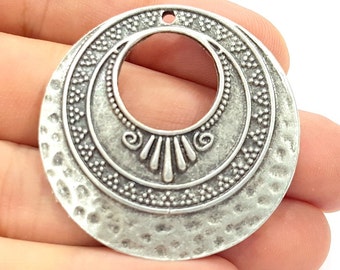 Antique Silver Plated Hammered Pendants (42mm) Antique Silver Plated Metal  G6126