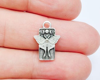 Luna Moth Charm Pendant, Moon Phase Design, Antique Silver Plated, 19x13mm, G38139