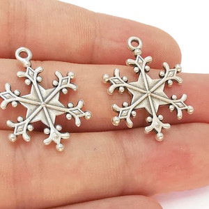 4 Snow Flake Charms Antique Silver Plated Charms (28x21mm) G22513