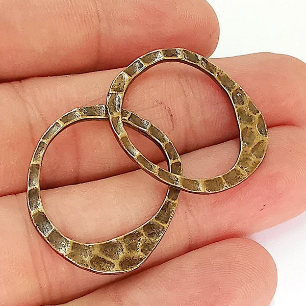 6 Hammered Circle Antique Bronze Plated Findings (28x25mm) G21970