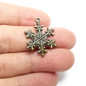 Snow Flake Charms, Antique Bronze Plated Dangle Charms (28x21mm) G34699