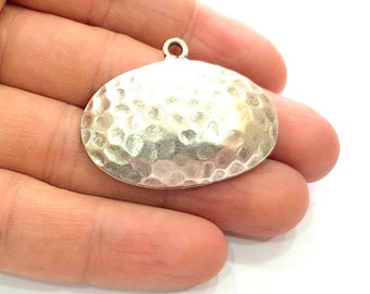 2 Hammered Pendant Silver Pendant Antique Silver Plated Metal (41x32mm) G13544
