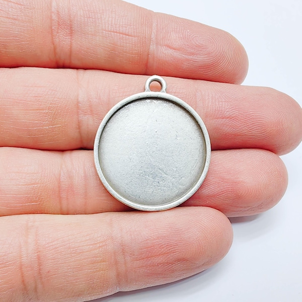 Colgante con bisel redondo, 25 mm de diámetro interior, chapado en plata antigua, fornitura de zamak, 31 x 26 mm, G37721