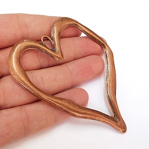 Colgante de corazón antiguo bañado en cobre (87 x 68 mm) G21619