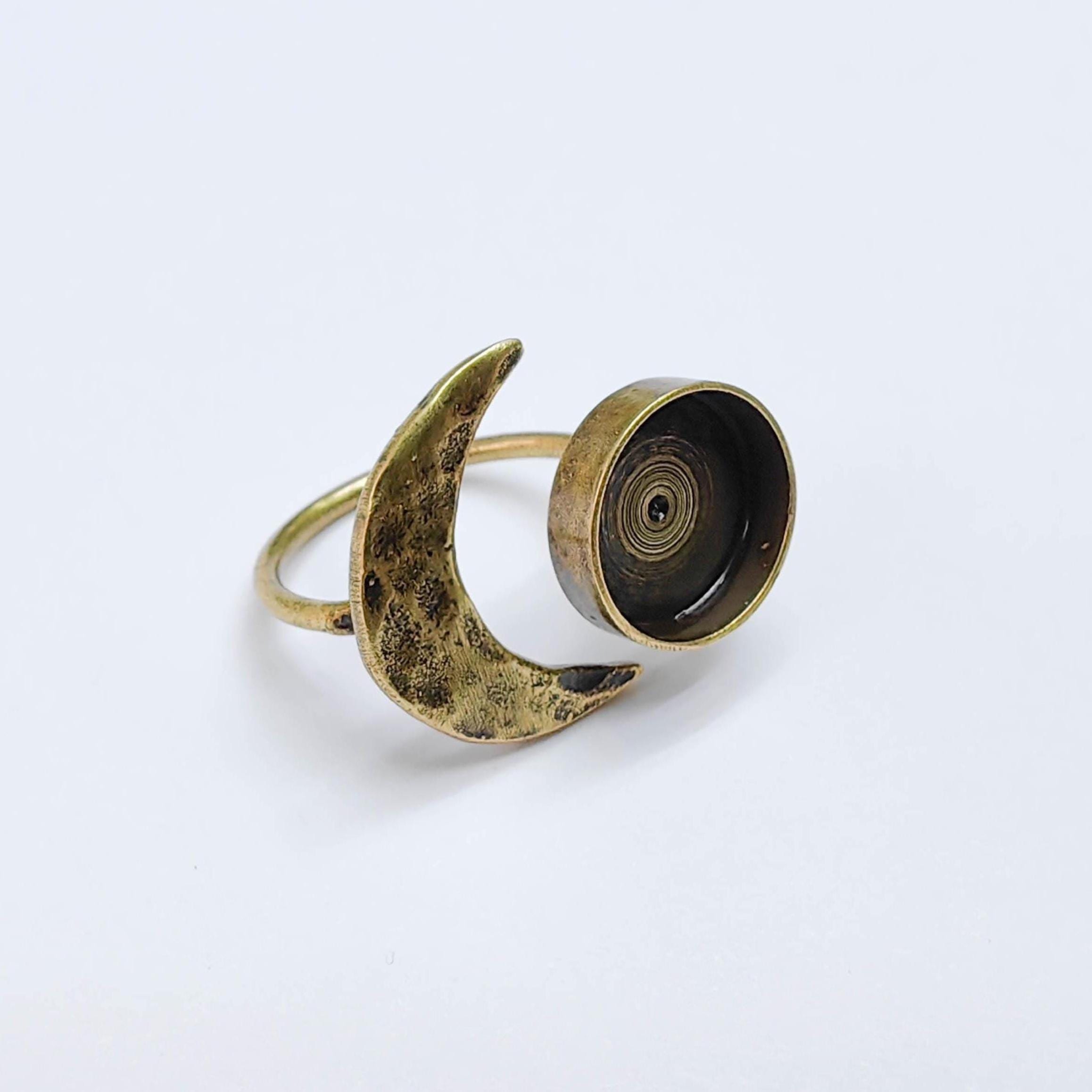 草原から見る満月リング Crescent Moon Adjustable Ring, 12mm Bezel Setting, Antique Bronze