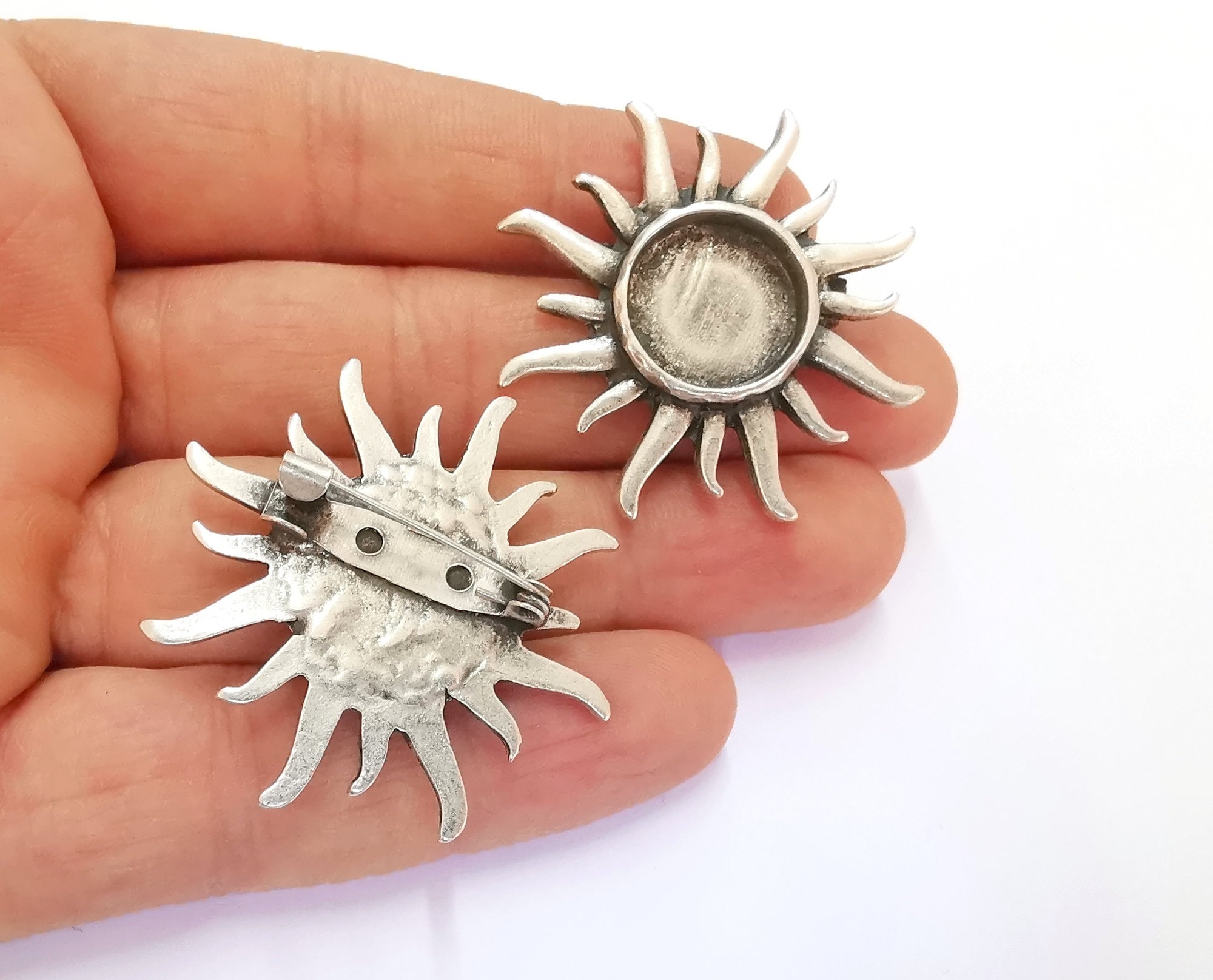 太陽のブローチ - Etsy 日本