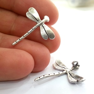 2 libelle-bedels antiek verzilverd messing (22 x 20 mm) G13679
