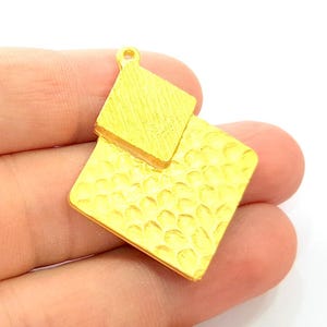 Gold Pendant Gold Plated Hammered Pendant 42x35mm G7958 image 4
