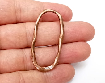 Organic Oval Circle Connector, Jewelry Parts, Hammered Necklace Component, Antique Copper Finding, Antique Copper Plated (48x23mm) G35558