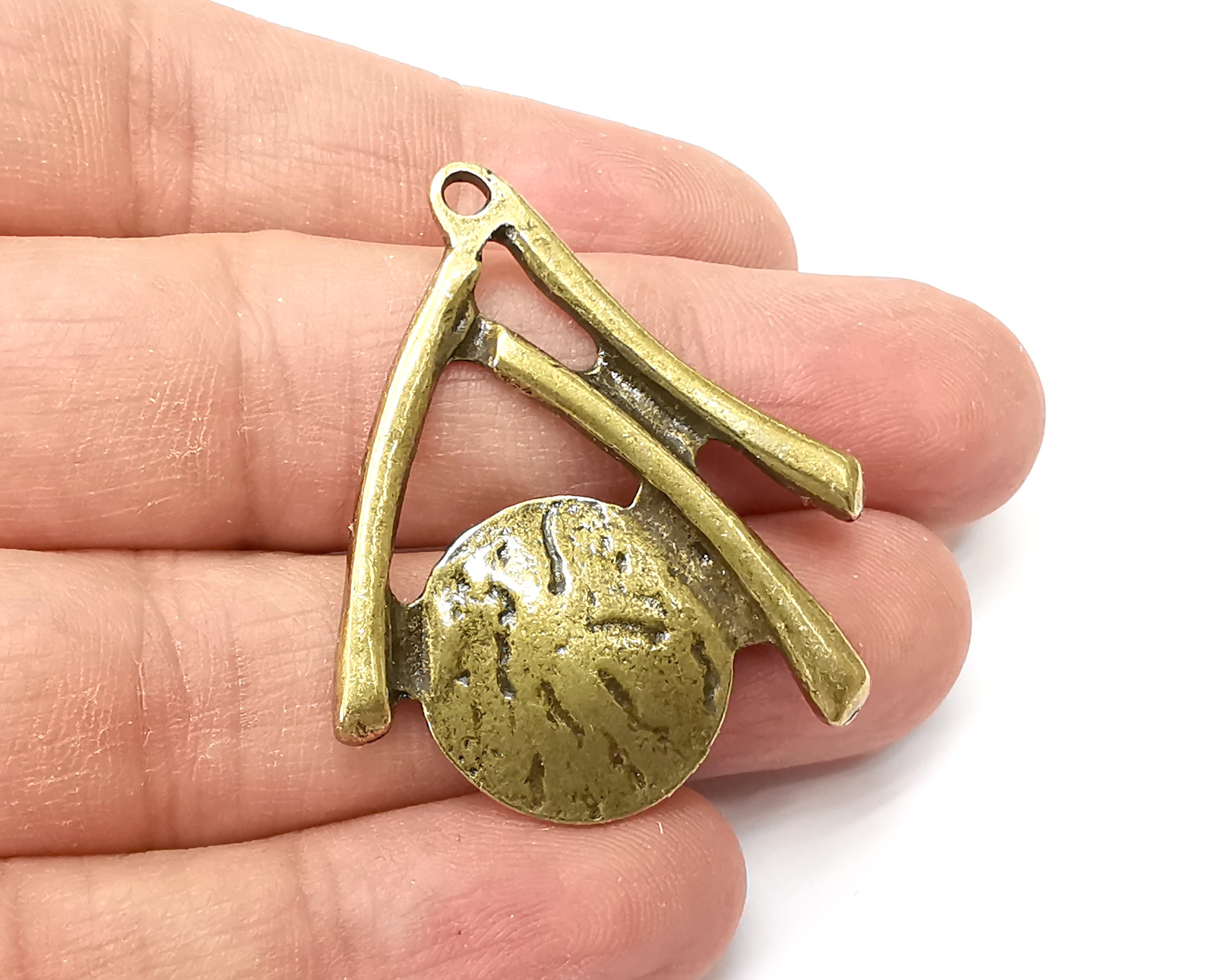 合金チャーム ディスクチャーム、アンティークブロンズメッキチャーム（42 x 38 mm