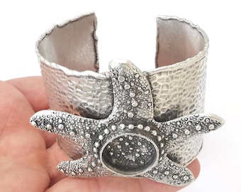 Starfish bracelet cuff blank bezel Glass cabochon base Adjustable antique silver plated brass (20mm ) G25527