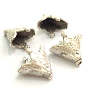 4 silverkoner i antik försilvrad mässing, tillbehör (15 x 15 mm) G5708