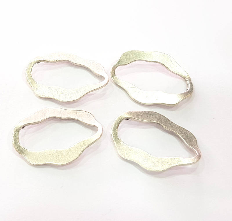 8 Twisted Circle Connector Antique Silver Plated Metal