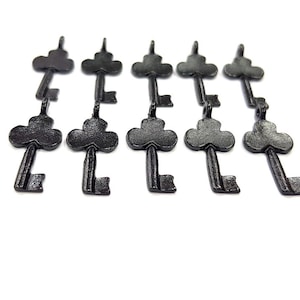 10 Key Charm Black Charm Black Plated Metal (22x10 mm)  G12408