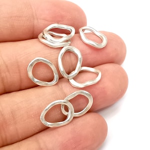 Wavy Oval Connector Charms, Dangle Charms Antique Silver Plated Findings (13x10mm) G33853