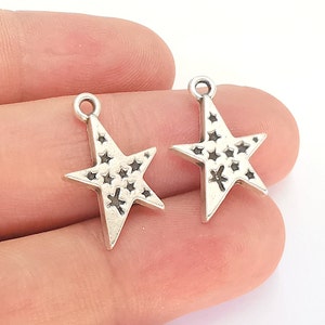10 Star Charm Antique Silver Plated Charm (22x14mm) G22303