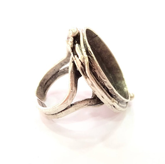 Bague Vintage Couleur Argent Sous Résine - Taille Réglable, Alliage, Occasion Très Bon état