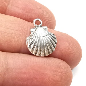 Scallop Sea Shell Charms Antique Silver Plated (18x14mm) G28401