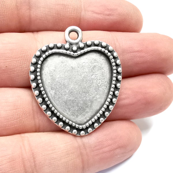 Heart Pendant Bezel, Resin Blank, inlay Mountings, Mosaic Frame, Cabochon Bases, Dry Flower Settings, Antique Silver Plated (25x23mm) G28793