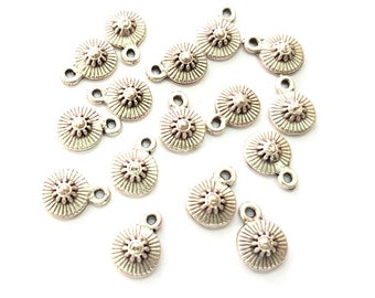 10 Silber Charms Antik Versilbertes Metall (12x9mm) G13023