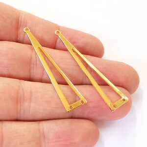 4 ciondoli a triangolo penzolanti Charm in ottone placcato oro lucido 24k (50x11mm) G24734