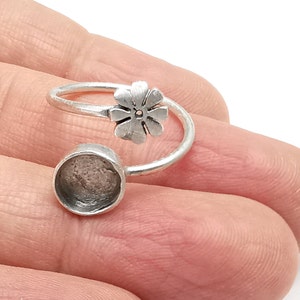 Flower Silver Round Ring Blank Base Bezel Settings Cabochon Mountings Adjustable , Antique Silver Plated Brass (8mm blank) G24175