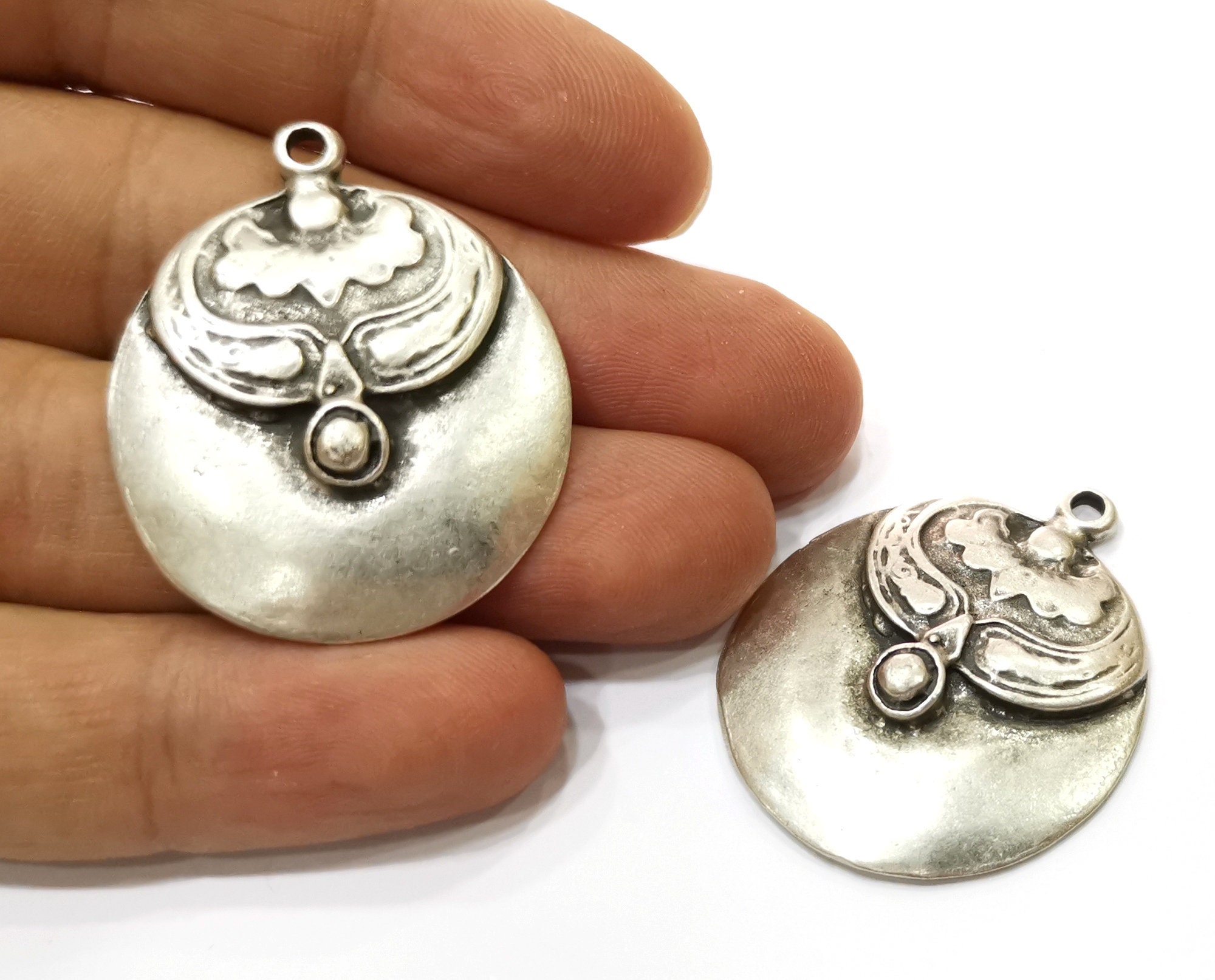 シルバーチャーム アンティークシルバーメッキチャーム (39 x 32 mm