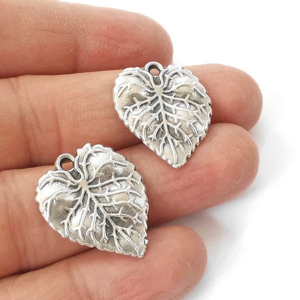 4 Veined Leaf charms Antique silver plated charms (25x21mm) G24607