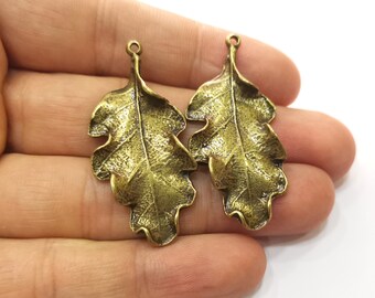 2 antike Bronze Eichenblatt Charms Antike Bronze überzogene Charms (46 x 22 mm) G18527