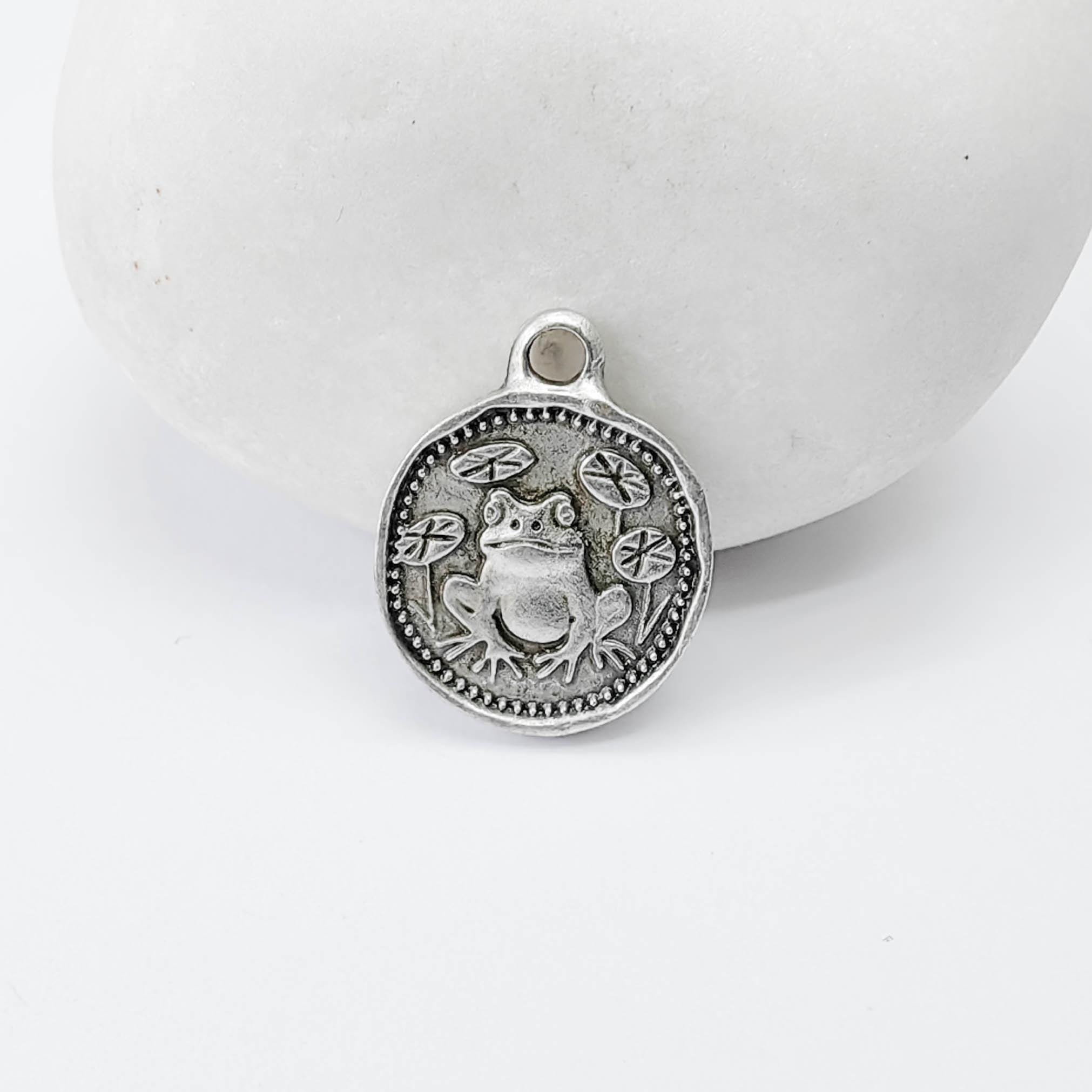 Frog Round Charm Pendant, Double Sided Nature Design, Antique Silver Plated, 16x13mm, G37970