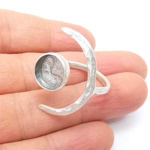 Halbmond Ring, himmlischer Ring, Cabochon Rohling, Harz Lünette Rahmen, verstellbares antikes versilbertes Messing 12 mm G34951