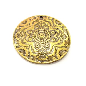Antique Bronze Pendant Medallion Pendant Antique Bronze Plated Metal ( 43mm) G16285