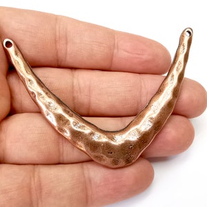 Conector colgante martillado con baño de cobre antiguo (76 mm) G27411