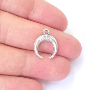 10 Crescent Moon Charm Antique Silver Plated Charm (18x14mm)  G25235