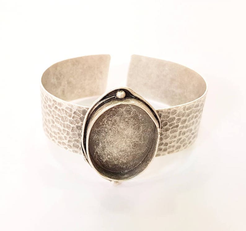 G8343 Bracelet Blanks Cuff Blanks Adjustable Hammered Bracelet Blank Antique Silver Plated Brass 30x22mm Blanks