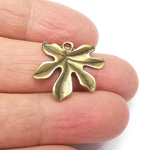 Leaf Charms Antique Bronze Plated Charms (24x21mm)  G27636